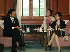 （写真）李小林・中国対外友好協会会長と山口副大臣