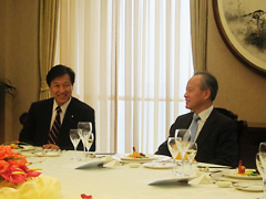 （写真）崔天凱・外交部副部長と山口副大臣