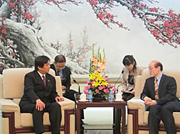 (写真)劉副部長との会見