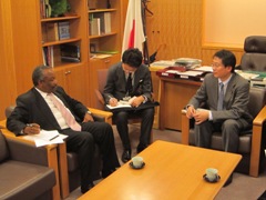 (写真)グリスビー・リベリア外務・国際協力・経済統合副大臣による山花外務大臣政務官表敬-2
