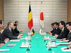 （写真）日本・ベルギー首脳会談