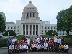(写真)国会議事堂を視察(7月12日)