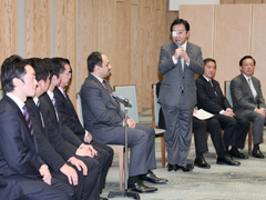 （写真）野田総理への表敬（写真提供：内閣広報室）