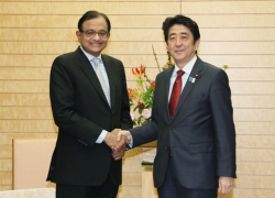 チダムバラム・インド財務大臣による安倍内閣総理大臣表敬 (1)