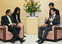 チダムバラム・インド財務大臣による安倍内閣総理大臣表敬 (2)