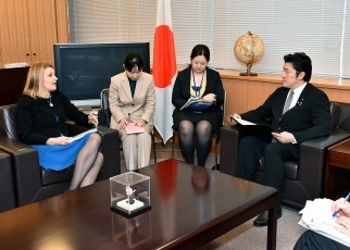 キヴィニエミ事務次長による中山副大臣表敬(写真2)
