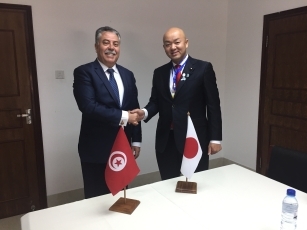 堀井学外務大臣政務官とサブリー・バッシュトブジ・チュニジア外務大臣付国務長官との会談