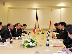 （写真）日・チリ外相会談-2