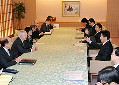 (写真)前原外務大臣とゲイツ米国防長官の会談2