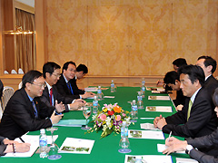 (写真)日中外相会談