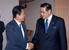 （写真）スラキアット・タイ副首相との会談（11月24日）