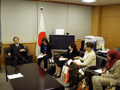 (写真)浅野外務副大臣への表敬