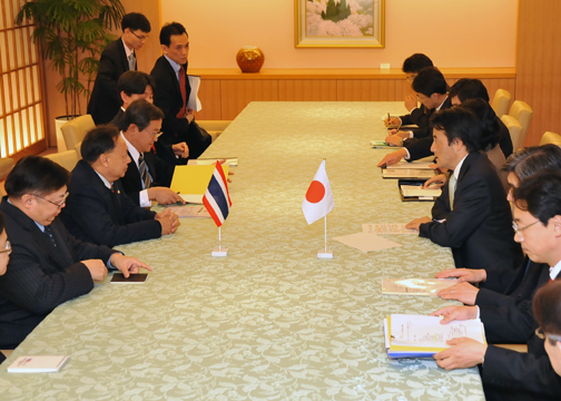 (写真)日タイ外相会談