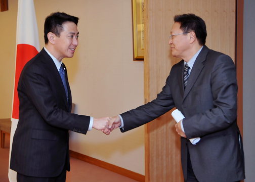 （写真）モンゴル国家大会議議員団による前原外務大臣表敬