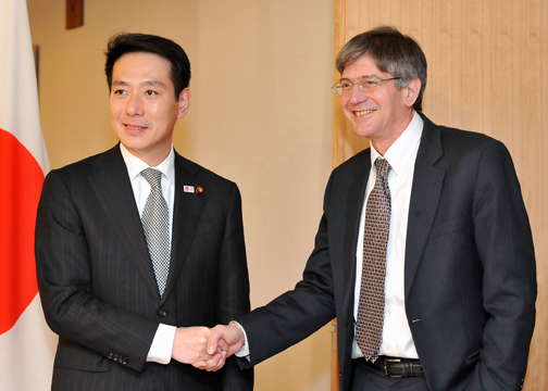 （写真）スタインバーグ米国務副長官による前原外務大臣表敬