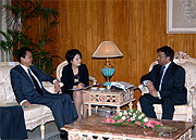 Foreign Minister Aso and President Musharraf