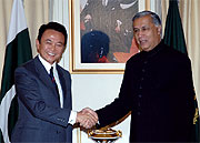 Foreign Minister Aso and Prime Minister Aziz