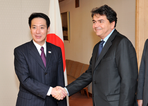 Courtesy Call on the Minister by Mr. Pierre Lellouche(Photo)