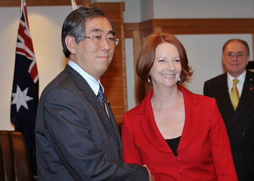 (Photo:Courtesy Call on Prime Minister of Australia Hon. Julia Gillard by Minister for Foreign Affairs Takeaki Matsumoto (Outline))