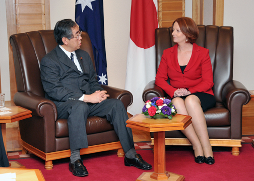 (Photo:Courtesy Call on Prime Minister of Australia Hon. Julia Gillard by Minister for Foreign Affairs Takeaki Matsumoto (Outline))