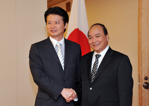 (Photo)Meeting between Foreign Minister Gemba and H.E. Mr. Nguyen Xuan Phuc, Deputy Prime Minister of the Socialist Republic of Viet Nam-1