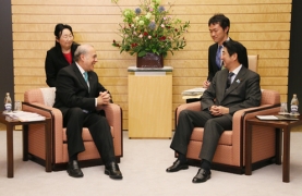 Courtesy Call on Prime Minister Shinzo Abe by Secretary-General of the Organisation for Economic Co operation and Development (OECD) Ángel Gurría (2)