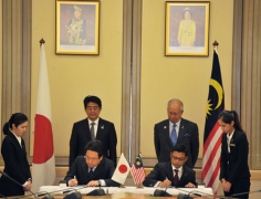 Japan-Malaysia Summit Meeting and Banquet Hosted by Prime Minister Dato' Sri Mohd Najib of Malaysia (1)