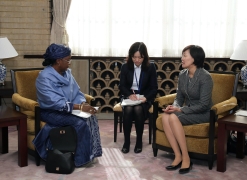Meeting between Mrs. Akie Abe, First Lady of Japan and Her Excellency, Ms. Zainab Hawa Bangura, Special Representative of the United Nations Secretary-General on Sexual Violence in Conflict(2)