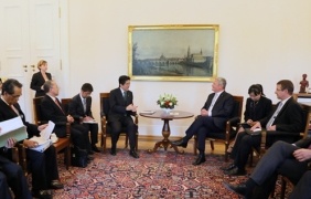 Photo(2)