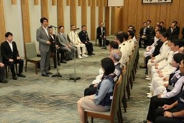 (Photos: Cabinet Public Relations Office)