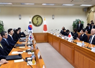 Japan-ROK Foreign Ministers’ Meeting 2