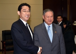 Foreign Minister Fumio Kishida Meets with the Minister at Prime Minister’s Office and Second Minister of Foreign Affairs and Trade of Brunei 1