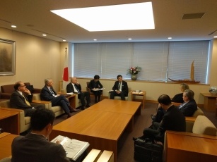 Parliamentary Vice-Minister Shunsuke Takei Receives a Courtesy Call from International Atomic Energy Agency Governors 2