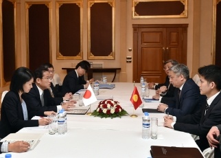 photo2: Japan-Kyrgyz Foreign Ministers' Meeting