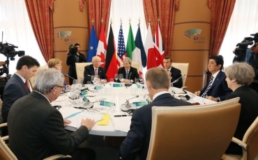 photo3: Working Lunch