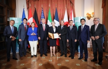 photo8: Group photo