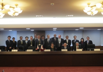 (Photo 3) The Fourth Intergovernmental Consultation on Cooperation between Japan and the Czech Republic in the Field of Science and Technology