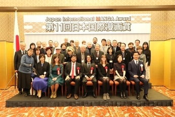 (photo2) Award winners and other guests