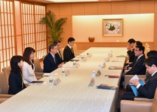 photo1: The third meeting of the Advisory Panel on Climate Change with the attendance of Mr. Taro Kono, Minister for Foreign Affairs
