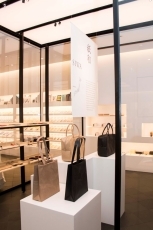 (Photo 3) (Ground floor shop)