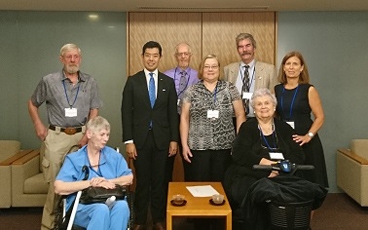 (Photo 1) Parliamentary Vice Minister for Foreign Affairs Tsuji Receives a Courtesy Call from Families of Former-POWs from the United States