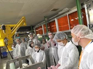 (Photo 4) ramen noodle factory