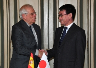 Japan-Spain Foreign Ministers’ Meeting(Hands Shakes)