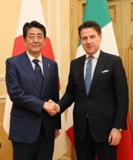 (Photo3) (Photo: Cabinet Public Relations Office)