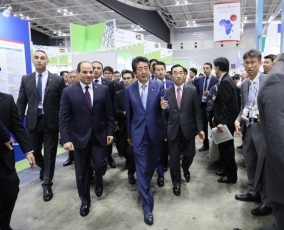 (Photo1) (Photo: Cabinet Public Relations Office)1