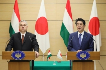 (Photo9) Photograph of the joint press announcement (Photo: Cabinet Public Relations Office)