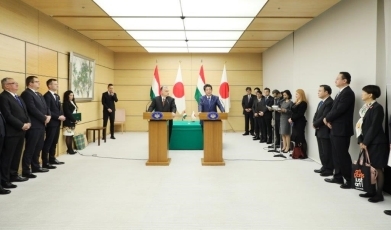 (Photo10) Photograph of the joint press announcement (Photo: Cabinet Public Relations Office)