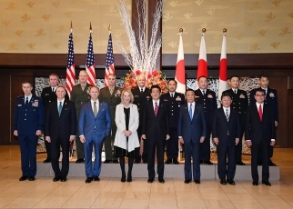 (Photo 3) Participants of the Reception