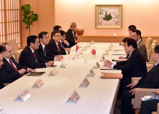 Foreign Minister Kishida Meets with the Coordinating Minister for Maritime Affairs of Indonesia 2