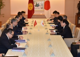 Japan-Kyrgyz Foreign Ministers’ Meeting 2